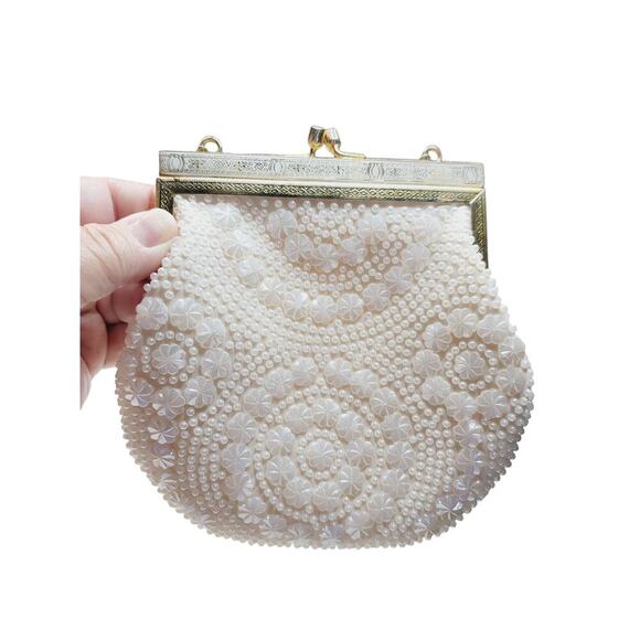 Vintage Cream Colored Pearlized Wrist Evening/Wedding Bag - Picture 2 of 12
